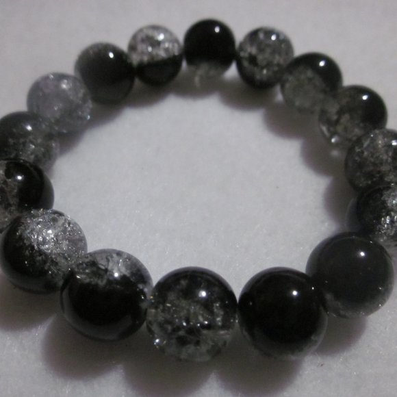 Two Tone Black & Clear Crackle Stretch Bracelet - Picture 3 of 6